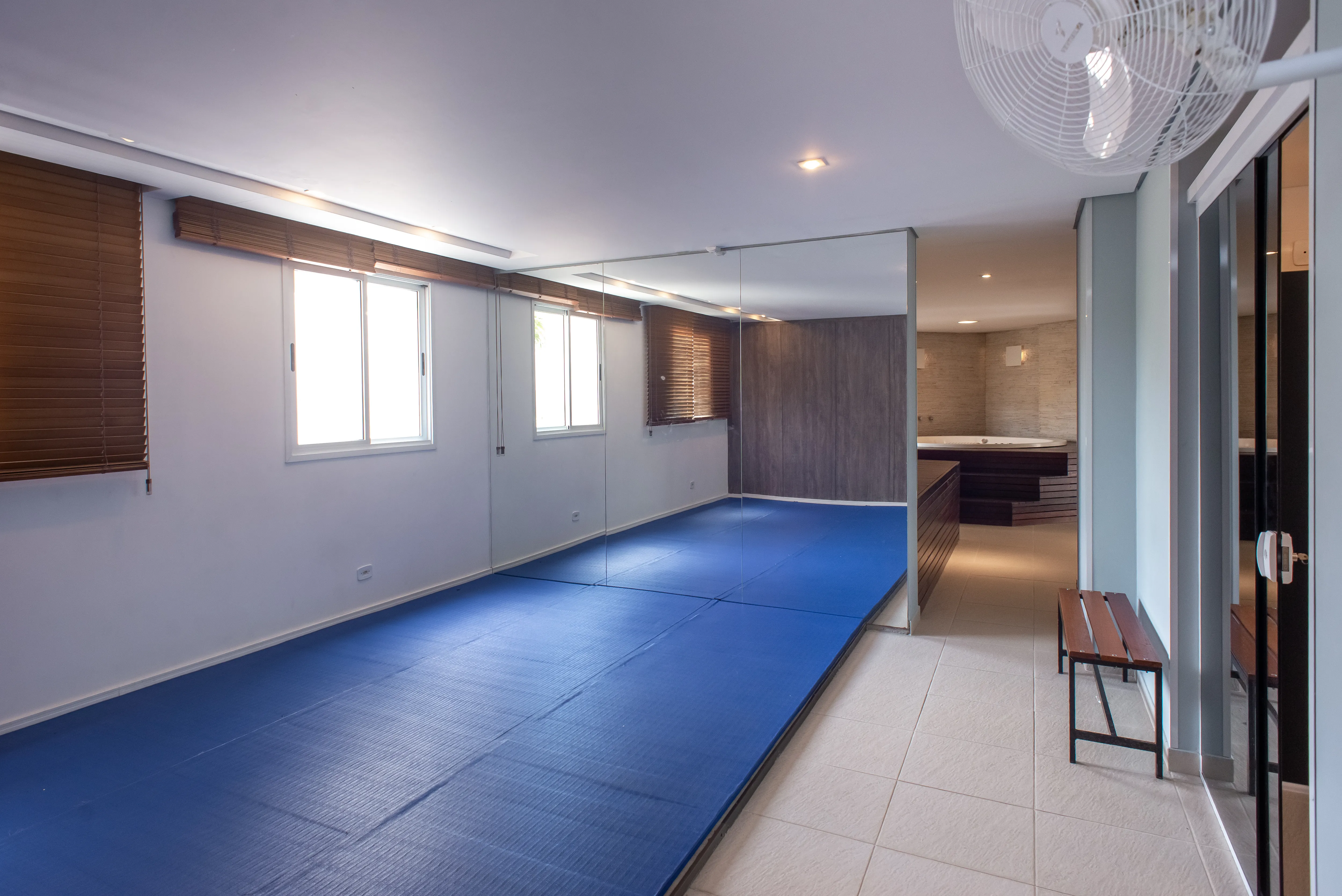 Suíte master decorada do apartamento no bairro Portão